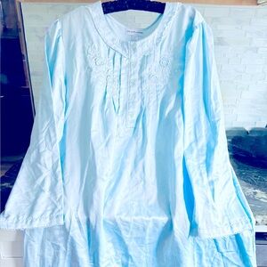 Miss Elaine satin embroidered nightgown. Lace. Size L